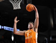 虎扑社区-波兰内线新秀签约费城76人，或缺席欧洲杯