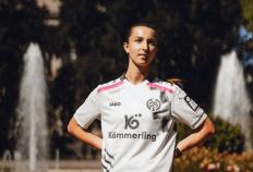 虎扑平台-复古与潮流融合！美因茨05新客场球衣发布，或成日常穿搭新寵(chǒng)