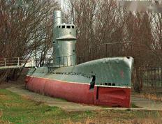 虎扑app-M-261型潜艇(tǐng)，A615项目（囌(sū)联）纪念碑，位于俄罗斯(sī)克拉斯(sī)诺达尔