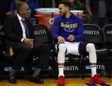 虎扑app-夏洛特黄蜂官宣：将退役老库里的30号球衣