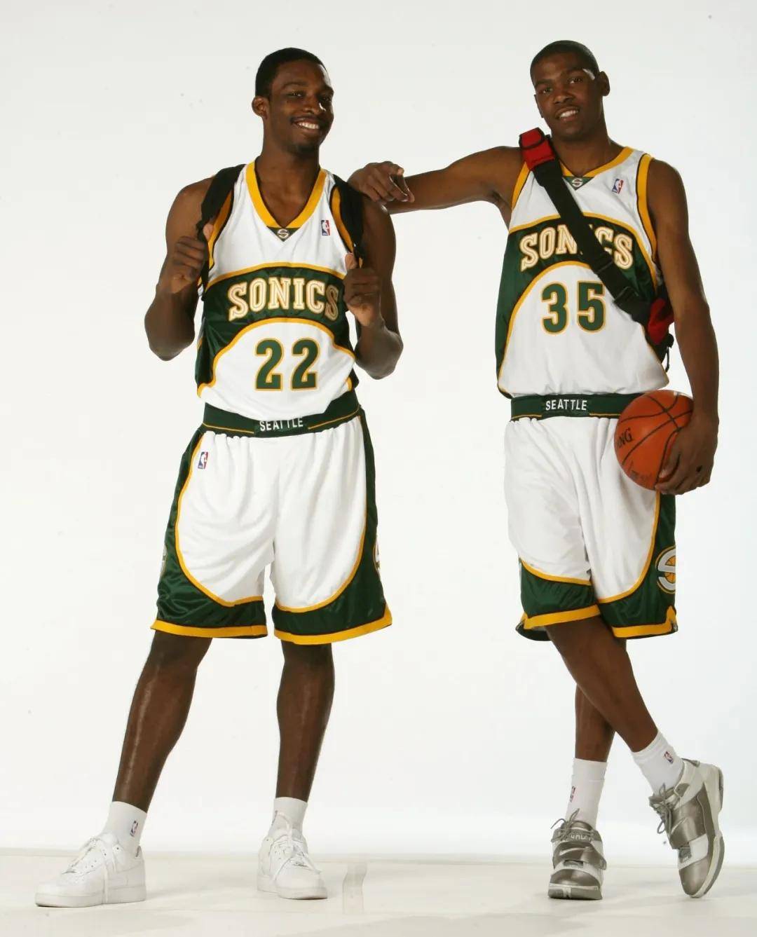 虎扑平台-39岁老将！续约火箭队！最后一次联手杜兰特