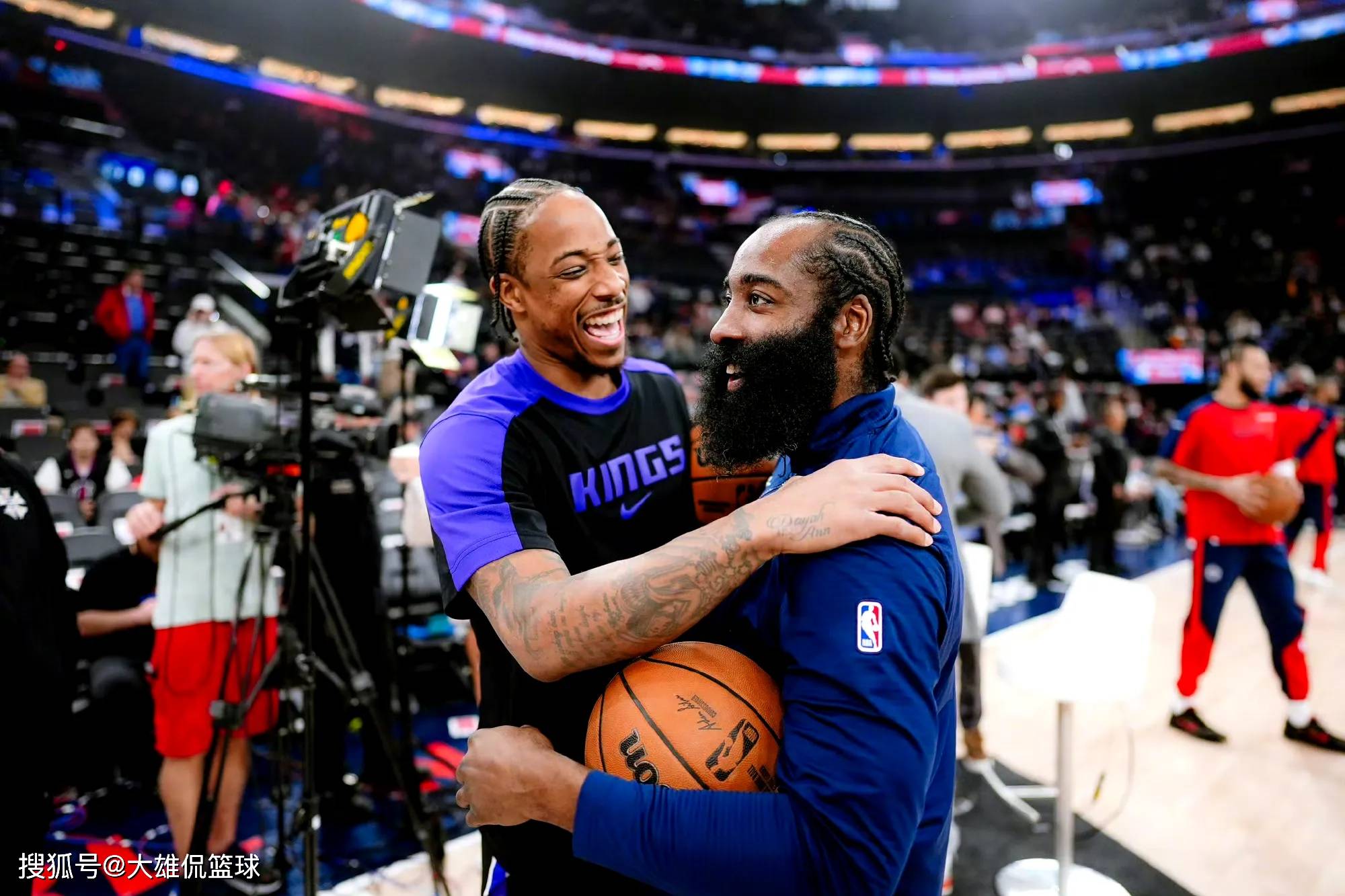 虎扑中国-四队重磅交易,德罗赞加入洛杉矶快船,国王甩掉拉文的毒药合同