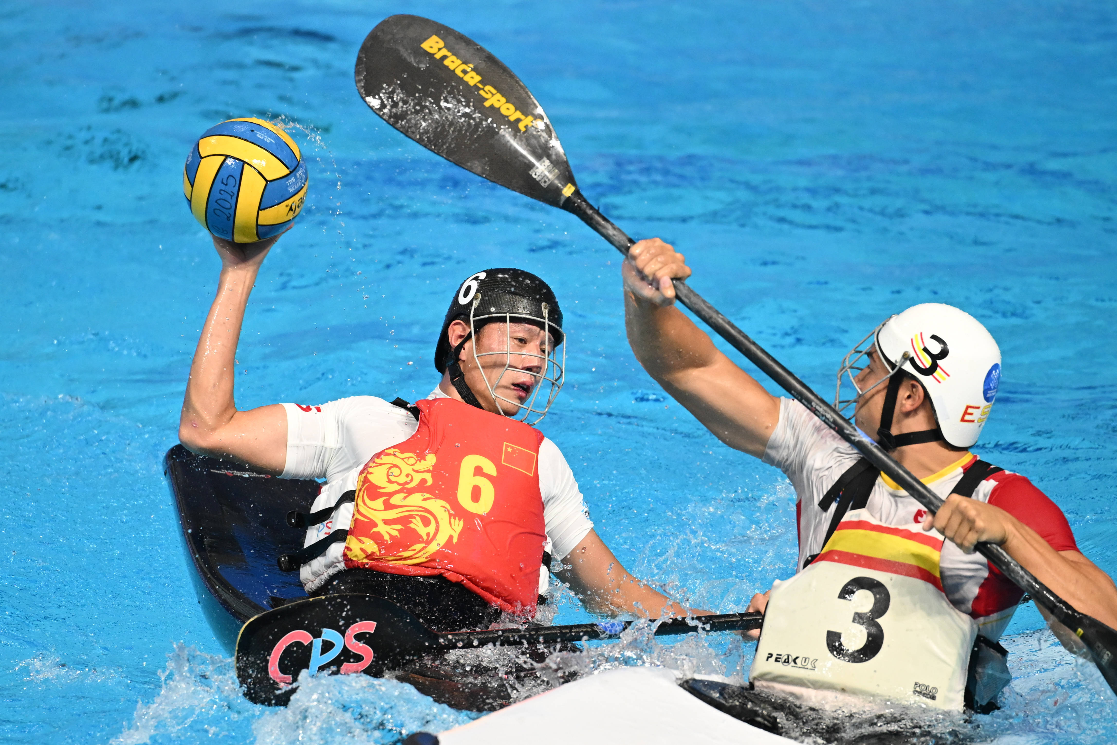 虎扑平台-（成都世运会）皮艇球——男子第5-8名安慰赛半决赛：中国队不敌西班牙队