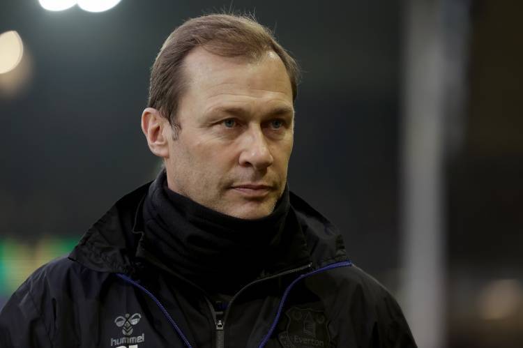 虎扑官网-埃弗顿名宿弗格森出席球迷父亲葬礼，网友：他是真正的人民英雄