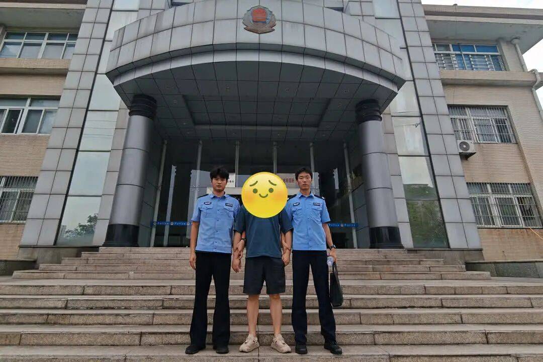 虎扑-镇江一男子倒卖“苏超”门票，被行拘！