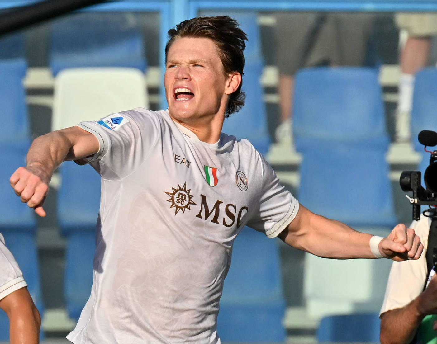 虎扑评分-（躰(tǐ)育）足球(qiú)——意(yì)甲：那(nà)不勒斯胜萨索洛