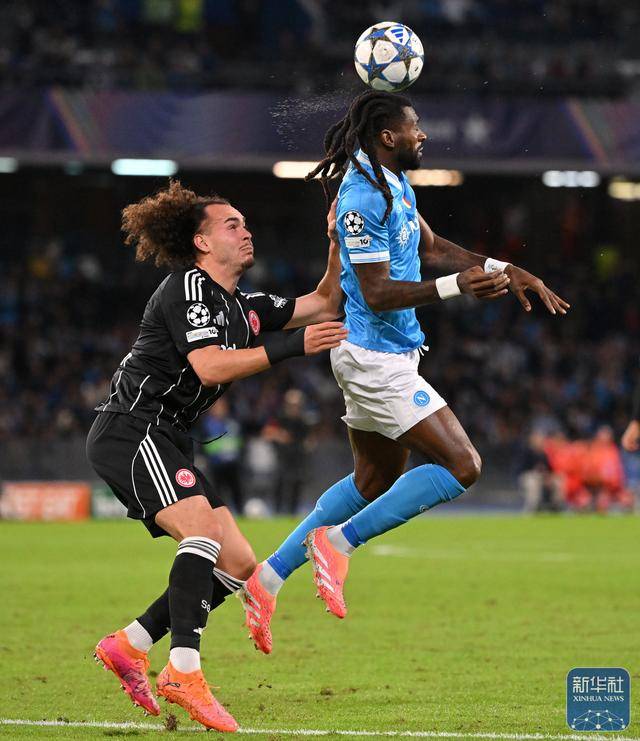 虎扑NBA-足球丨欧冠：那不勒斯平法兰克福