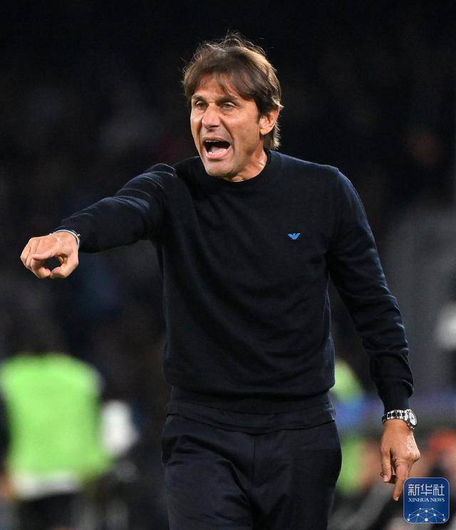 虎扑NBA-足球丨欧冠：那不勒斯平法兰克福