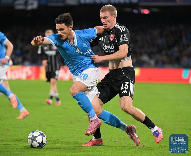 虎扑NBA-足球丨欧冠：那不勒斯平法兰克福