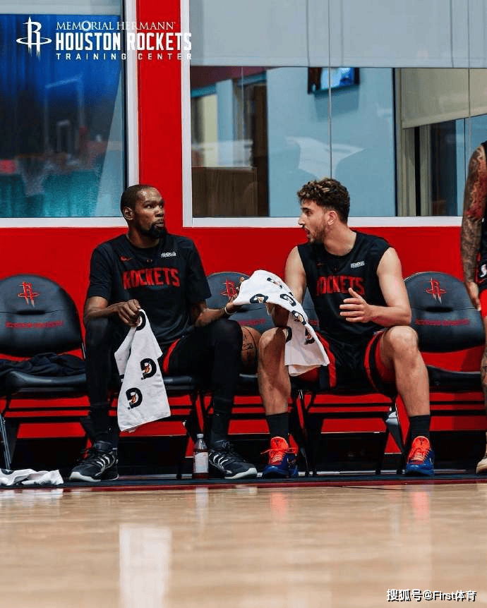 虎扑评分-新赛季前瞻—休斯顿火箭：青年军的蜕变与冠军豪赌