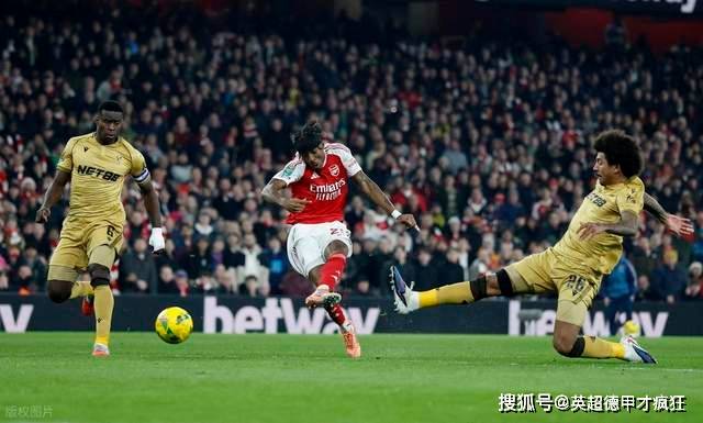 虎扑平台-阿森纳马杜埃凯没球踢！德甲四剑客拯救利物浦苟胜副班长狼队！