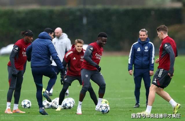 虎扑平台-阿森纳马杜埃凯没球踢！德甲四剑客拯救利物浦苟胜副班长狼队！