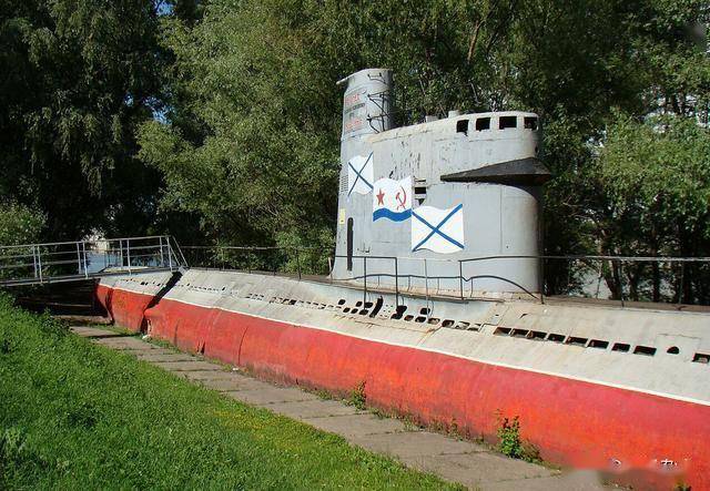 虎扑app-M-261型潜艇(tǐng)，A615项目（囌(sū)联）纪念碑，位于俄罗斯(sī)克拉斯(sī)诺达尔