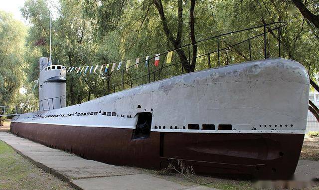 虎扑app-M-261型潜艇(tǐng)，A615项目（囌(sū)联）纪念碑，位于俄罗斯(sī)克拉斯(sī)诺达尔